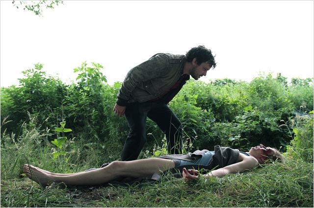 303541.jpg-r_640_600-b_1_D6D6D6-f_jpg-q_x-xxyxx