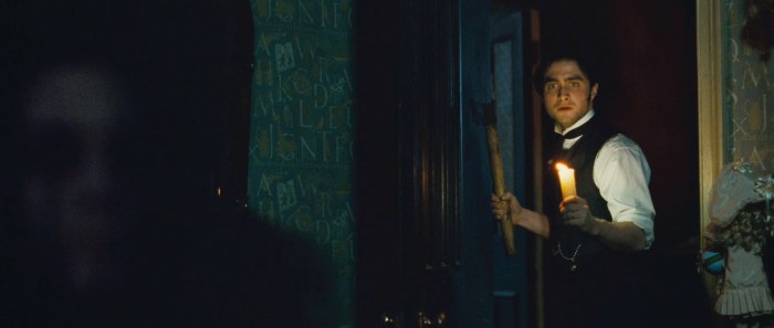 daniel-radcliffe-as-arthur-kipps-in-the-woman