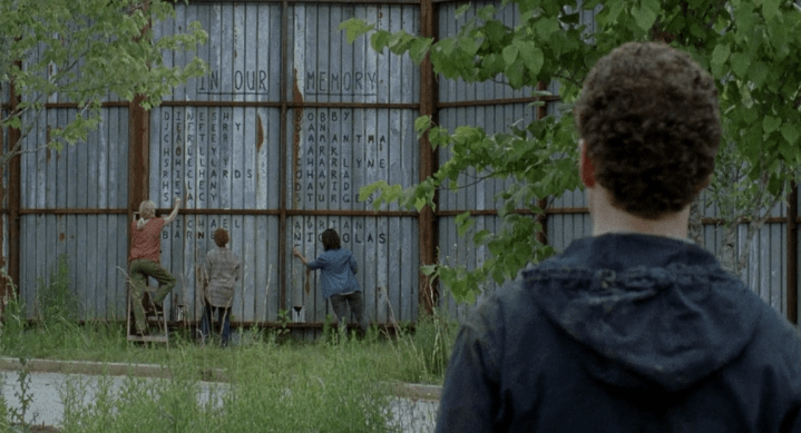 Father Son Holy Gore - The Walking Dead - Alexandria's Memorial Wall