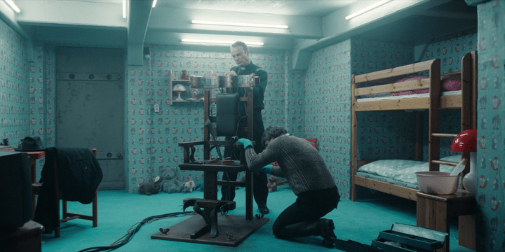 Netflix's Dark 1x09 "Everything is Now"