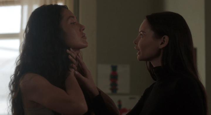 Siren 2x07 "Entrapment" - Eline Powell & Aylya Marzolf
