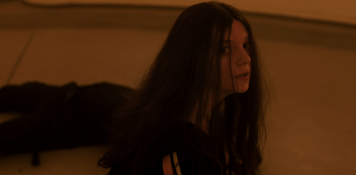 Father Son Holy Gore - Hanna - Esme Creed-Miles