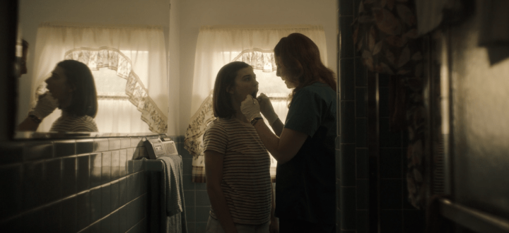 Father Son Holy Gore - Castle Rock - Mom Cleans Annie's Teeth