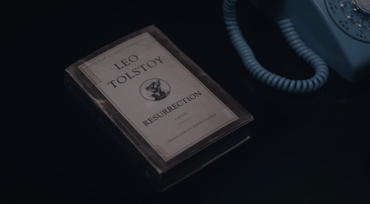 Father Son Holy Gore - Mr. Robot S04E11 - Resurrection by Leo Tolstoy