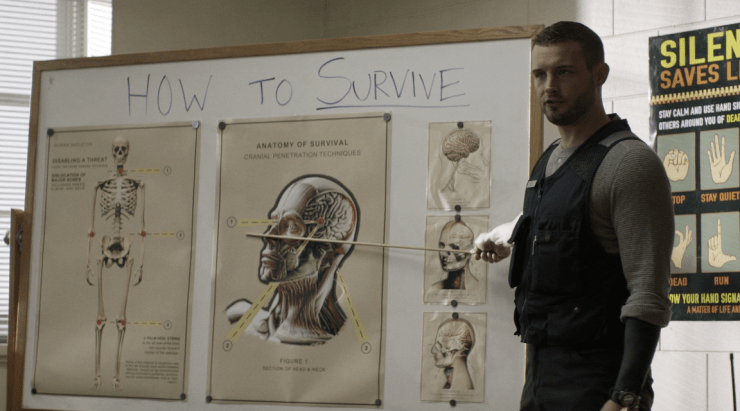 Father Son Holy Gore - The Walking Dead World Beyond - Nico Tortorella