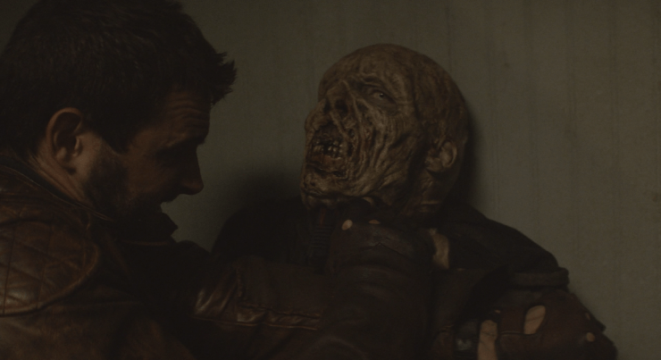 Father Son Holy Gore - The Walking Dead World Beyond - Felix Kills a Zombie