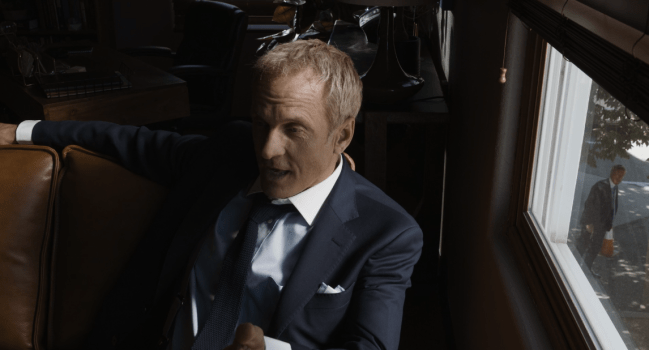 Father Son Holy Gore - Better Call Saul - Saul as Howard Sneaking