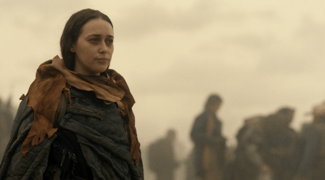 Father Son Holy Gore - Fear the Walking Dead - Alicia at the Shore