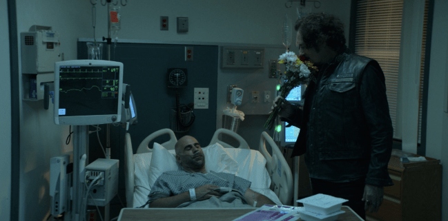 Father Son Holy Gore - Mayans M.C. S04 - Tig's Flowers